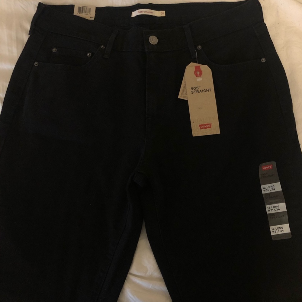Levi straight leg jean size 12 in black